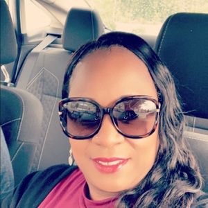 Meet your Posher, Esterlene